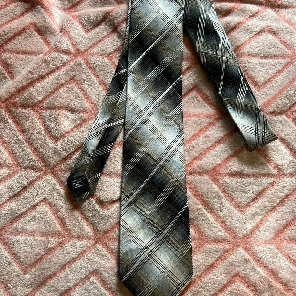 #23 Pronto Uomo Grey line tie